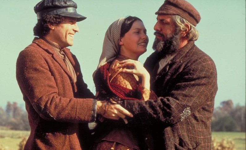fiddler-on-the-roof-hodel-and-perchik
