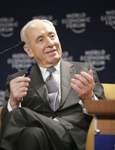 Shimon Peres at the World Economic Forum in 2007. Credit: Wikimedia Commons.